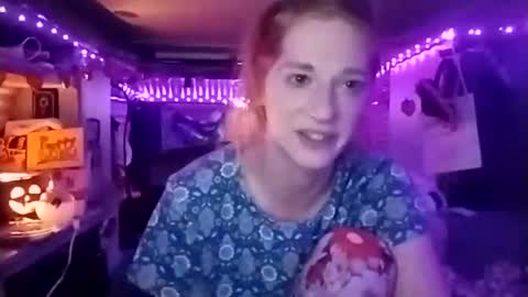 Snapshot of lesleygumgrass chatting on October 25, 7:05 am LesleyGumGrass- The Boring Trans girl online show from October 25, 7:05 am