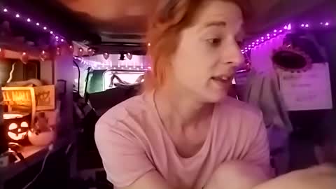 Snapshot of lesleygumgrass chatting on October 27, 2:43 pm LesleyGumGrass- The Boring Trans girl online show from October 27, 2:43 pm