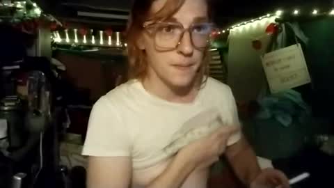 Snapshot of lesleygumgrass chatting on July 7, 6:47 am LesleyGumGrass- The Boring Trans girl online show from July 7, 6:47 am