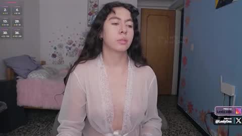 Snapshot of leslie9669 chatting on October 19, 5:02 pm Lesly online show from October 19, 5:02 pm