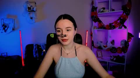 leslie_bird online show from October 24, 8:55 am