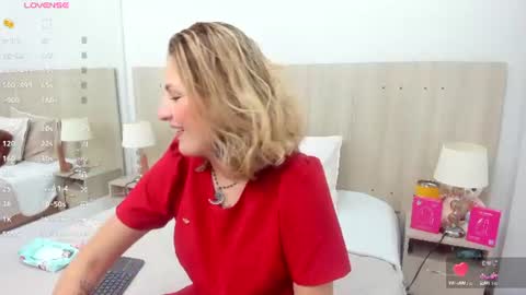 Lesly Santodomingo online show from July 13, 11:13 am