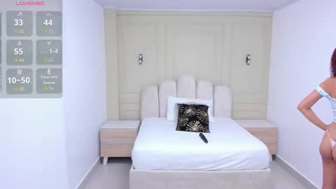   online show from March 25, 8:15 pm