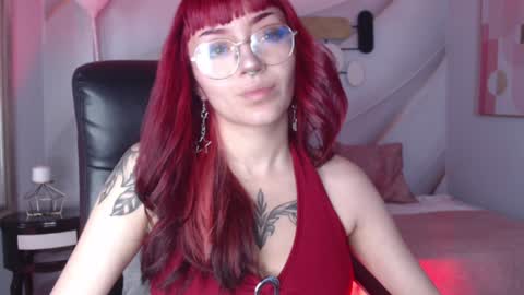 Snapshot of lessboobs_gh chatting on January 11, 12:50 pm Less  online show from January 11, 12:50 pm