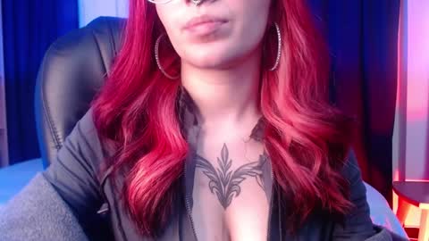 Snapshot of lessboobs_gh chatting on January 25, 2:47 pm Less  online show from January 25, 2:47 pm