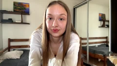 Leslie online show from April 18, 12:42 pm