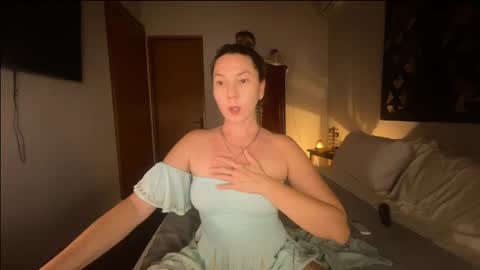 Snapshot of lessya_magic chatting on May 24, 12:43 pm lessya_magic online show from May 24, 12:43 pm