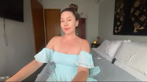 Snapshot of lessya_magic chatting on June 8, 7:31 am lessya_magic online show from June 8, 7:31 am