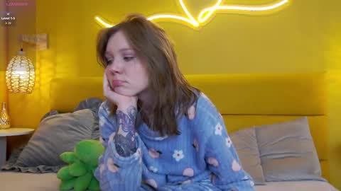 Lessy online show from January 19, 4:38 am