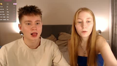 Snapshot of lessyxjhony chatting on December 20, 7:55 am Alisa Jhony online show from December 20, 7:55 am