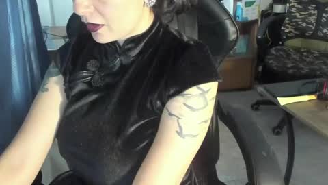 lestatdlion online show from April 1, 1:41 pm