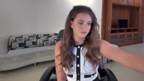 Snapshot of lesya_krutalevich chatting on December 5, 2:42 am lesya krutalevich online show from December 5, 2:42 am