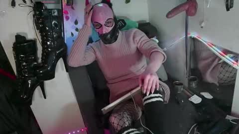 Julian Mask online show from October 11, 6:17 pm