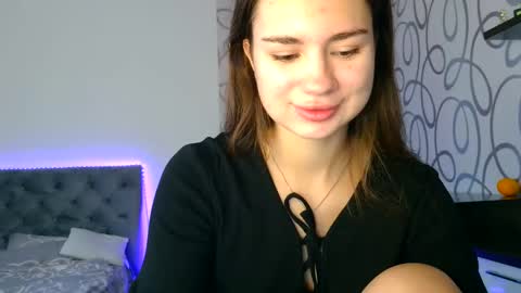 Snapshot of lette_emily chatting on October 14, 6:25 am Emily online show from October 14, 6:25 am