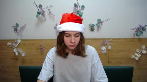 Snapshot of letty_curly chatting on December 12, 9:15 pm letty_curly online show from December 12, 9:15 pm
