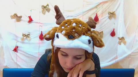 Snapshot of letty_curly chatting on December 29, 3:13 pm letty_curly online show from December 29, 3:13 pm