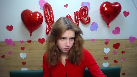 Snapshot of letty_curly chatting on February 13, 9:30 am letty_curly online show from February 13, 9:30 am