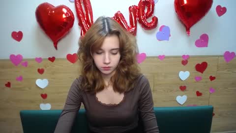 Snapshot of letty_curly chatting on February 17, 9:13 am letty_curly online show from February 17, 9:13 am
