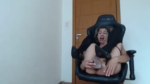 Snapshot of lettywild chatting on October 9, 6:39 pm Lettywild Queen of Spades online show from October 9, 6:39 pm