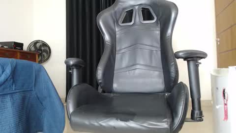 Lettywild Queen of Spades online show from December 3, 7:34 pm