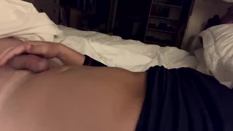 Snapshot of levec7 chatting on December 8, 10:52 am levec7 online show from December 8, 10:52 am