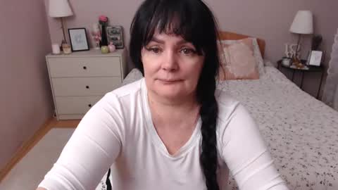 Mary online show from December 4, 4:49 pm