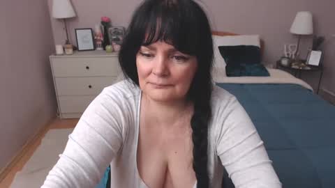 Mary online show from January 4, 5:26 pm