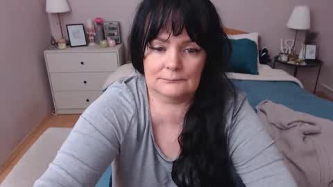 Mary online show from January 10, 5:04 pm