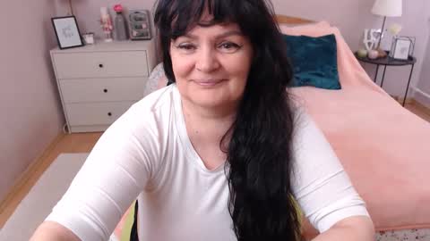 Snapshot of leveme2night chatting on May 19, 10:43 am Mary online show from May 19, 10:43 am