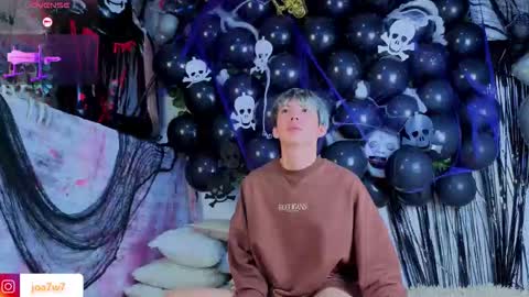 Levi  online show from October 17, 2:52 pm