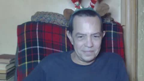 Snapshot of levon48 chatting on December 21, 1:04 am levon48 online show from December 21, 1:04 am