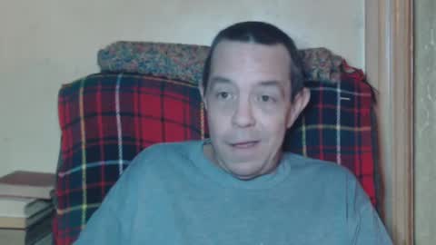 Snapshot of levon48 chatting on December 25, 1:20 am levon48 online show from December 25, 1:20 am