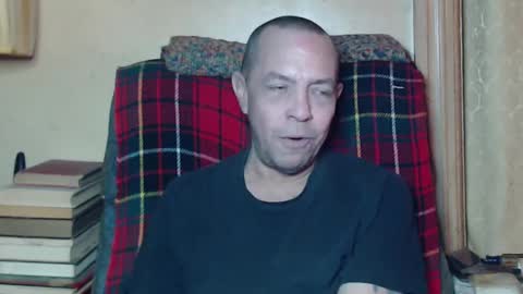 Snapshot of levon48 chatting on February 1, 1:23 am levon48 online show from February 1, 1:23 am