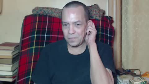 Snapshot of levon48 chatting on February 7, 1:15 am levon48 online show from February 7, 1:15 am