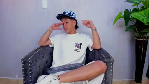 Snapshot of levy_steve chatting on January 5, 8:54 am LevySteven online show from January 5, 8:54 am