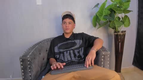 Snapshot of levy_steve chatting on January 25, 4:45 am LevySteven online show from January 25, 4:45 am