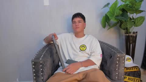 Snapshot of levy_steve chatting on January 26, 5:56 am LevySteven online show from January 26, 5:56 am