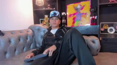 Snapshot of levy_steve chatting on February 13, 4:54 am LevySteven online show from February 13, 4:54 am