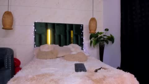 Snapshot of levy_steve chatting on February 15, 4:58 am LevySteven online show from February 15, 4:58 am