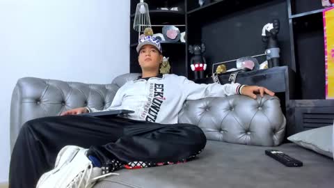 Snapshot of levy_steve chatting on March 6, 2:19 am LevySteven online show from March 6, 2:19 am