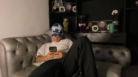 Snapshot of levy_steve chatting on March 8, 4:01 am LevySteven online show from March 8, 4:01 am