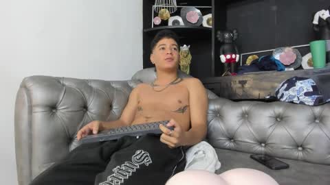 Snapshot of levy_steve chatting on March 8, 10:11 am LevySteven online show from March 8, 10:11 am