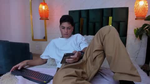 Snapshot of levy_steve chatting on September 10, 4:01 am LevySteven online show from September 10, 4:01 am