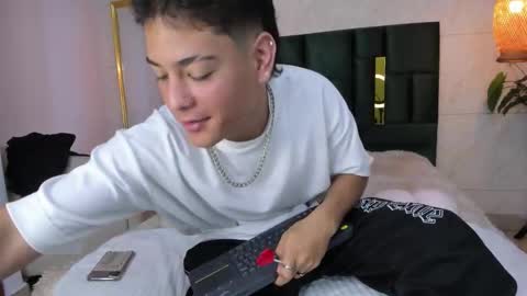 Snapshot of levy_steve chatting on November 8, 5:51 am LevySteven online show from November 8, 5:51 am