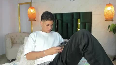 Snapshot of levy_steve chatting on November 9, 5:39 am LevySteven online show from November 9, 5:39 am