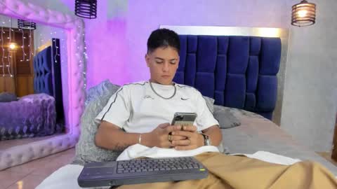 Snapshot of levy_steve chatting on December 14, 4:51 am LevySteven online show from December 14, 4:51 am