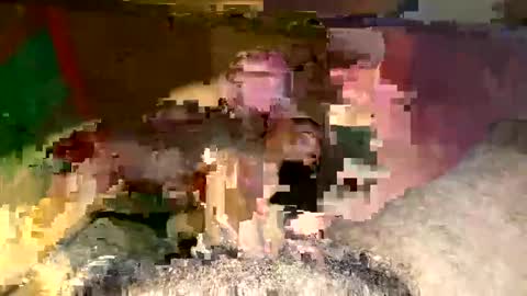 Snapshot of lewdpong chatting on March 10, 9:40 pm Lewdpong online show from March 10, 9:40 pm