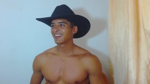 Snapshot of lewis_ly chatting on June 16, 7:16 pm i am lewis ly EDUARDO MEMDOZA15 online show from June 16, 7:16 pm