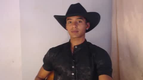 Snapshot of lewis_ly chatting on July 18, 3:05 pm i am lewis ly EDUARDO MEMDOZA15 online show from July 18, 3:05 pm