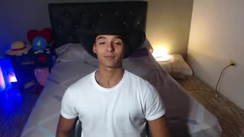 Snapshot of lewis_ly chatting on July 29, 6:06 pm i am lewis ly EDUARDO MEMDOZA15 online show from July 29, 6:06 pm